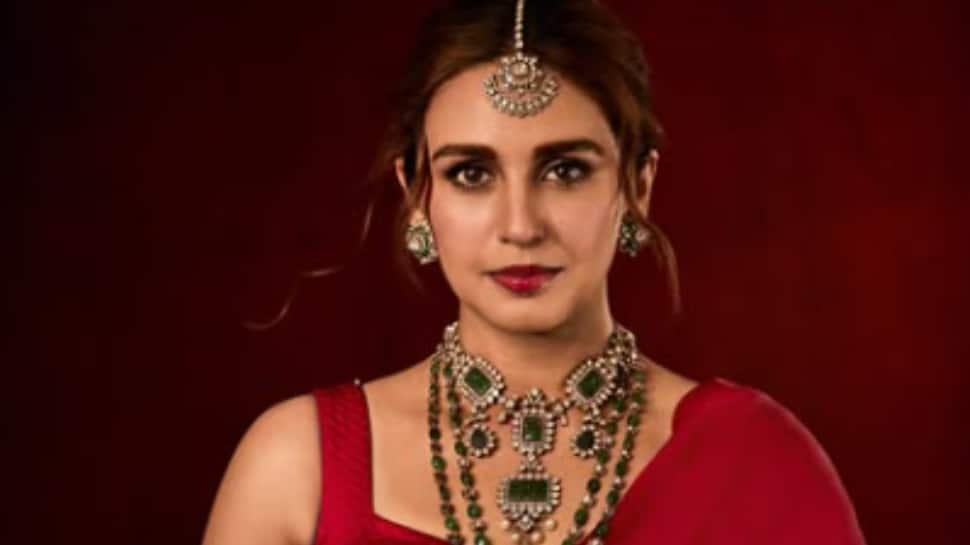 Huma Qureshi Fees