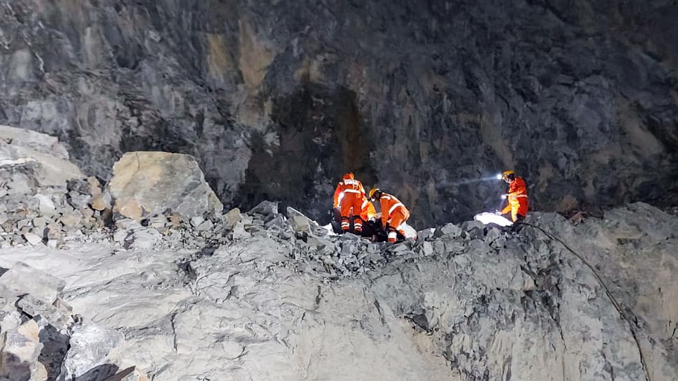 UP: NDRF, SDRF Intensify Operations After Stone Mine Collapses In Sonbhadra; Families Wait In Anguish