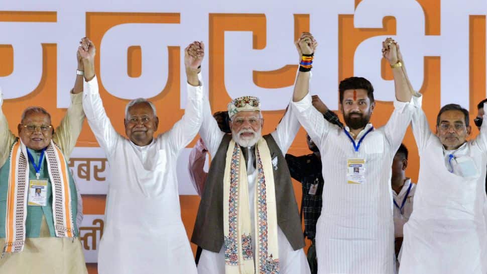 Nitish Kumar To Form New Govt In Bihar; PM Modi Likely To Attend Oath Ceremony