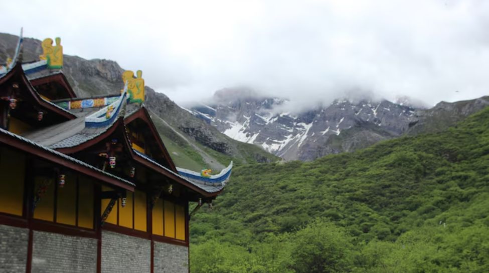 A Glimpse Into Dong’s Culture