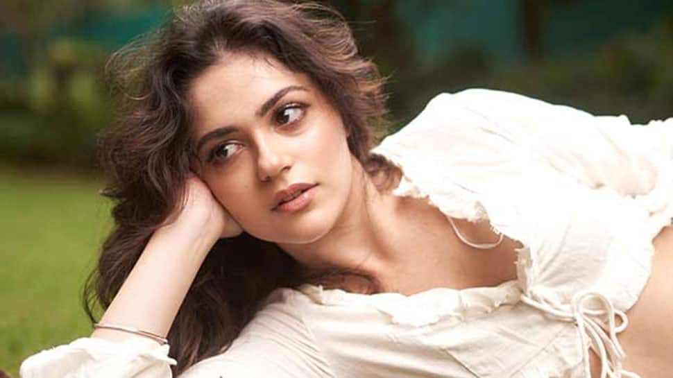 Aneet Padda Teases 'Paddas In Paris' Post, Says Missing Her 'Loved Ones'