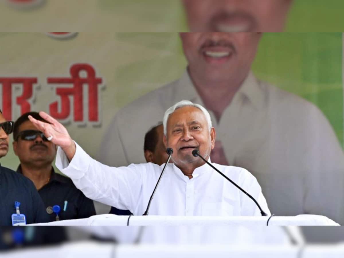 Nitish Kumar Stakes Claim To Form New Government in Bihar, Oath Tomorrow