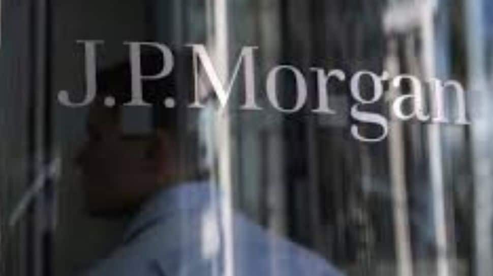 Breaking Free From The Rat Race: How A Silent Retreat Changed This Ex-JPMorgan Banker’s Life