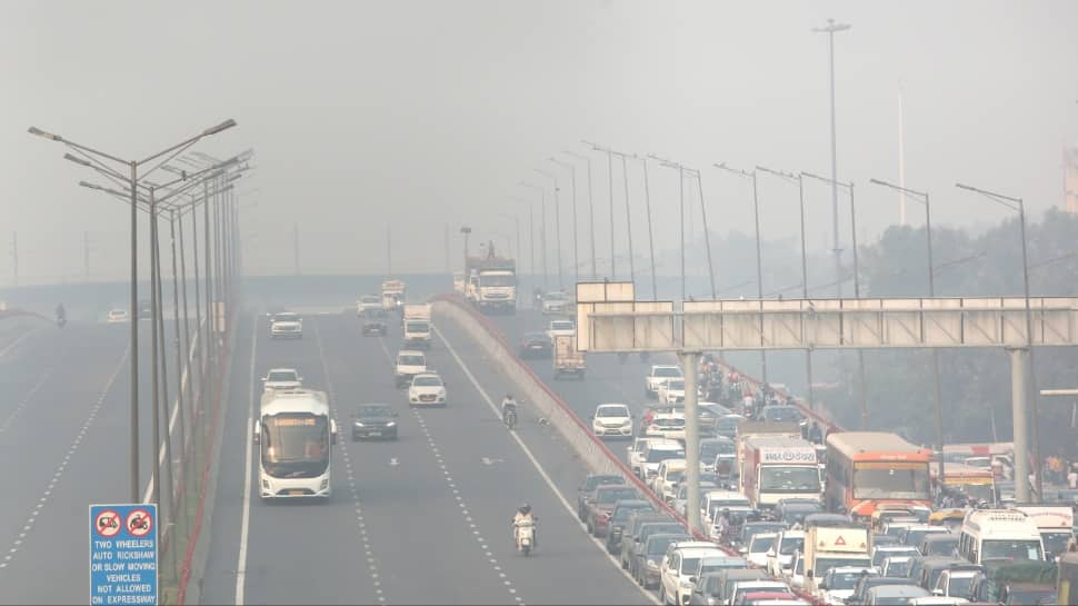 CAQM Rejigs GRAP: AQI 401 Now Triggers 50% Office WFH, Banning New Petrol/Diesel Delivery Vehicles
