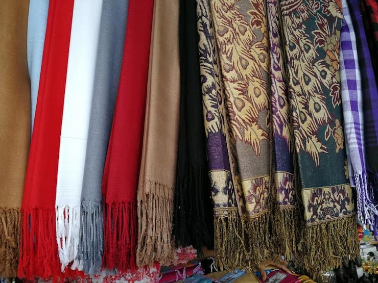 Women’s Shawls – Elegant, Warm &amp; Versatile Winter Wraps