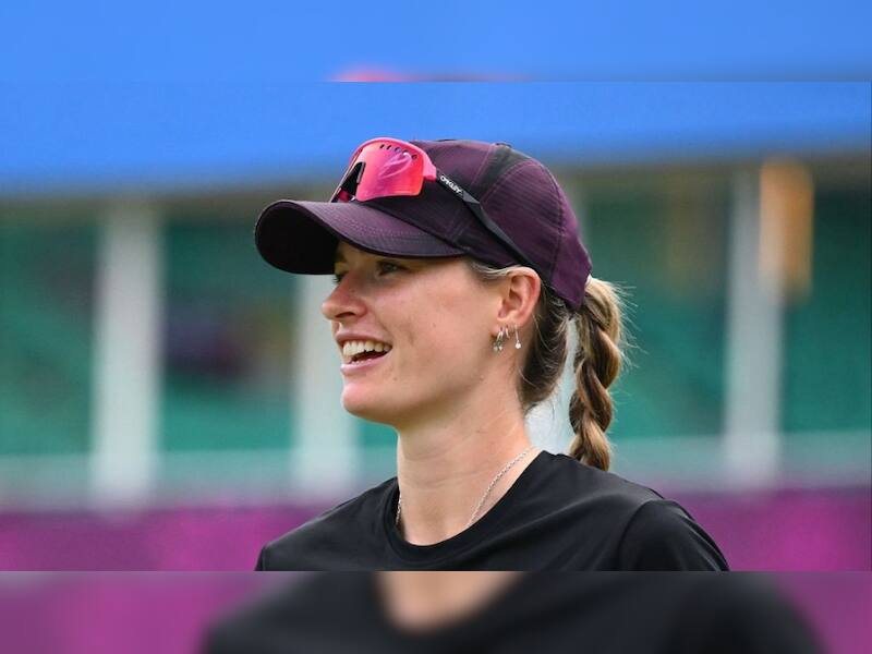 Meet Lauren Bell: England Star Picked By RCB In WPL 2026, Becomes ...
