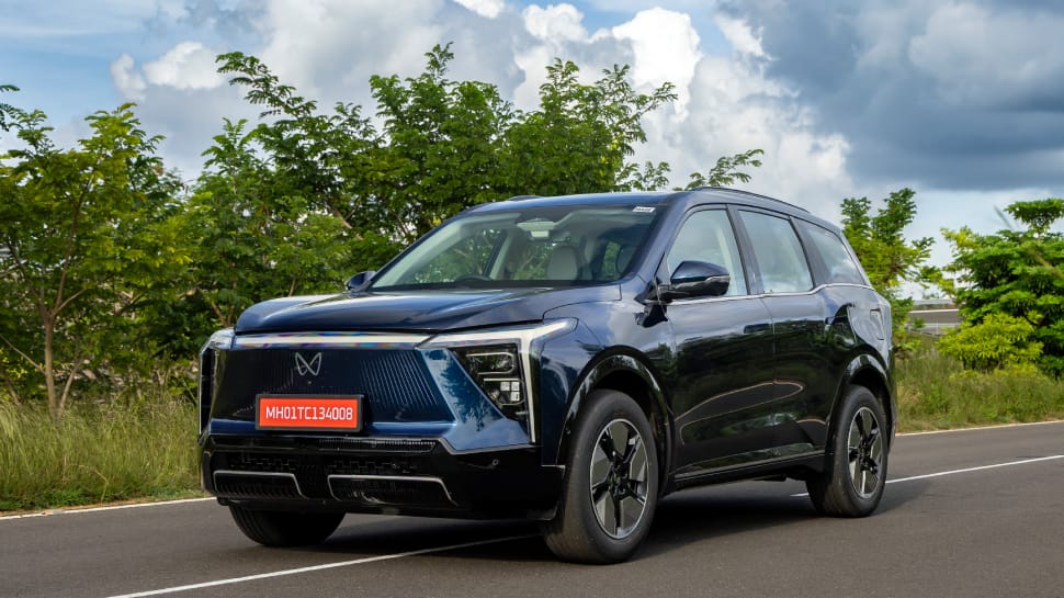 Mahindra XEV 9S Base Trim Features List - 3 Screens, Panoramic Sunroof, 20-80% Charge In 20 Mins & More