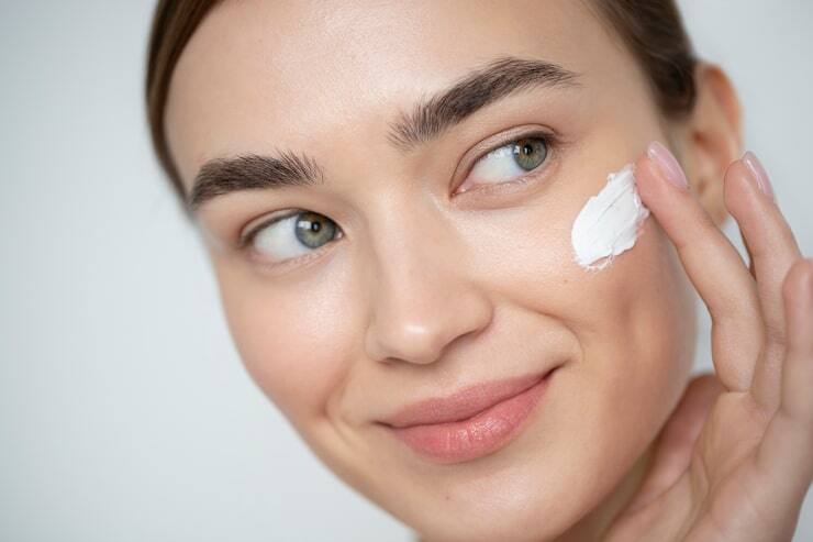 Top Face Moisturizers for Hydration, Glow &amp; Acne Control