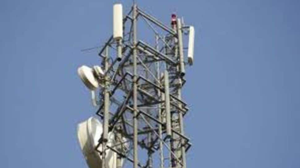 DoT Sets Up 24/7 Control Room To Ensure Telecom Links Amid Cyclone Ditwah Threat