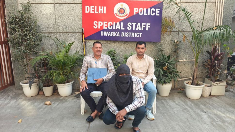 Delhi Police Expose Cross Border Liquor Syndicate, Three Held Delhi Police Expose Cross Border Liquor Syndicate, Three Held