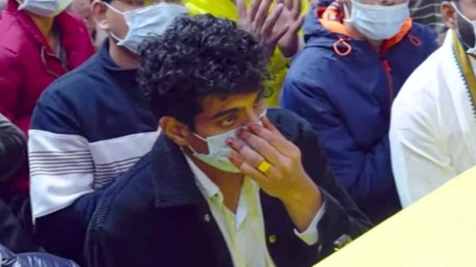 Palaash Muchhal Attends Premanand Maharaj’s Satsang Amid Cheating Rumours & Postponed Wedding