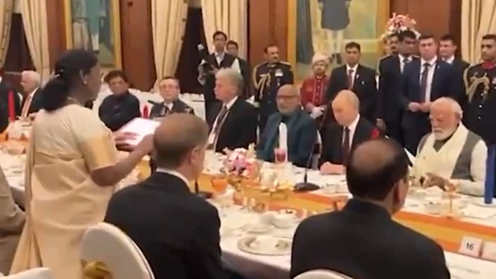 Putin`s Dinner At Rashtrapati Bhavan: Tharoor In, Rahul Gandhi Out As Govt Move Irks Congress