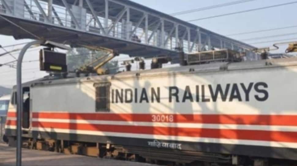 CR Special Trains December 2025: Full Schedule Of 14 Services To Lucknow, Delhi, Bengaluru