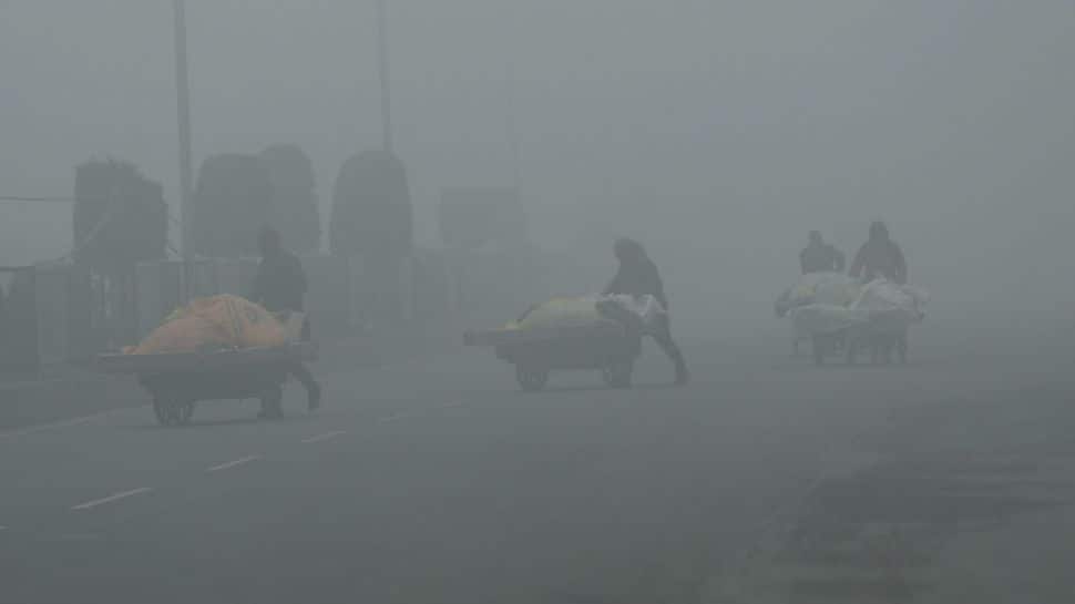 Kashmir Chokes Under December Smog: Experts Warn Of Severe Health Risks As Pollution Soars