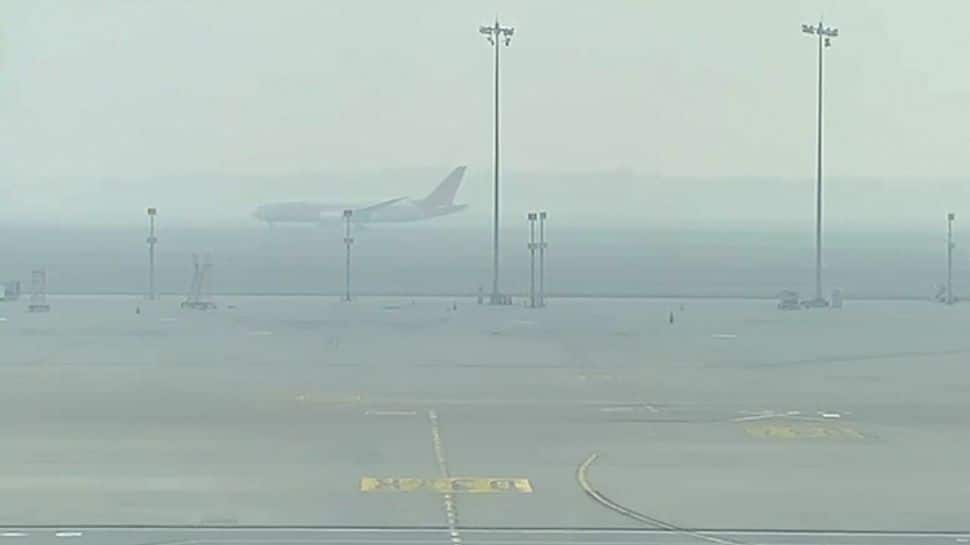 Toxic Fog Chokes Delhi, Zero Visibility Triggers Airlines Disruptions, 228 Flights Cancelled