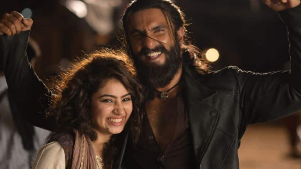 6 Stunning Heroines in Dhurandhar Who Went Unnoticed While Akshaye Khanna And Ranveer Singh Stole Spotlight | News | Zee News