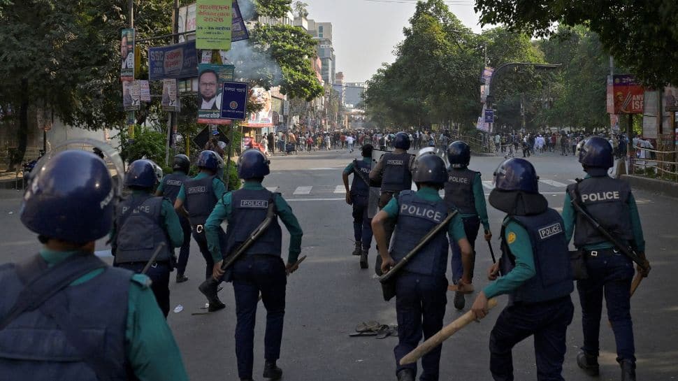 Media Offices Torched: What's Happening in Bangladesh After Osman Hadi's Death