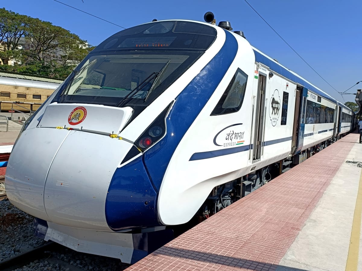 Indian Railways Enhances Passenger Experience By Offering Regional Cuisines On Vande Bharat Trains