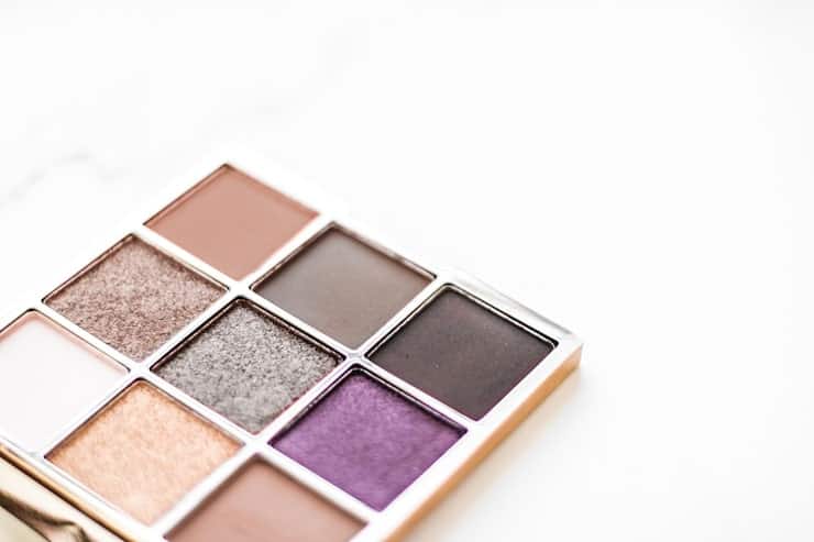 Sparkle and Shine: A Complete Guide to Glitter Eyeshadows