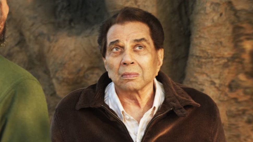 Sunny Deol Shares Video Of Dharmendra Urging Indians And Pakistanis To Watch His Final Film ‘Ikkis’ Sunny Deol Shares Video Of Dharmendra Urging Indians And Pakistanis To Watch His Final Film ‘Ikkis’