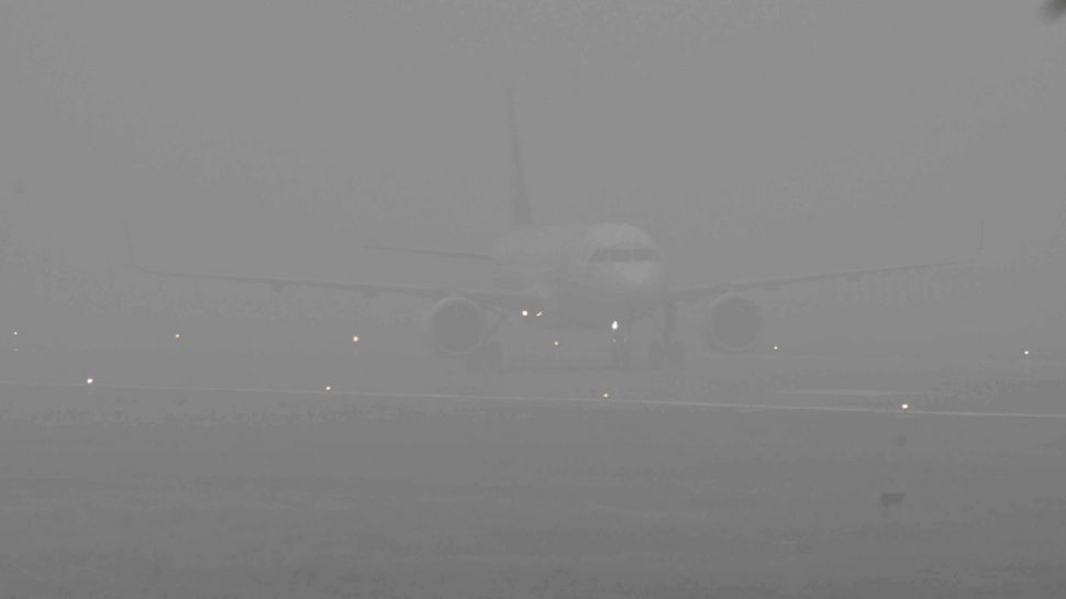 Airport Authority Warns Of Possible Flight Delays, Changes Due To Dense Fog Airport Authority Warns Of Possible Flight Delays, Changes Due To Dense Fog