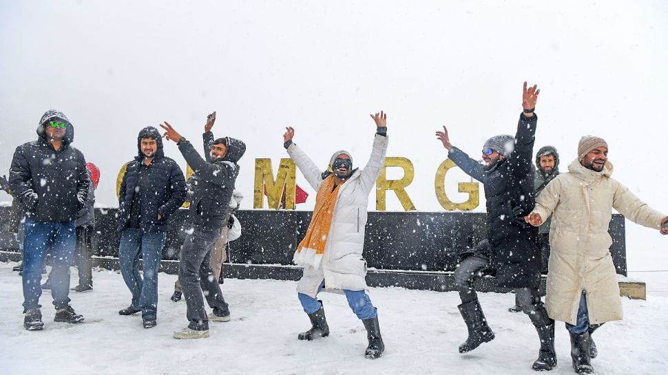 Jammu And Kashmir: Tourism Surges In Gulmarg As Fresh Snowfall Creates Winter Wonderland