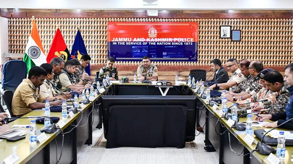`Keep an Eye On Threats`: IGP Kashmir VK Birdi Issues Directives In Security Review Ahead Of Tourist Season