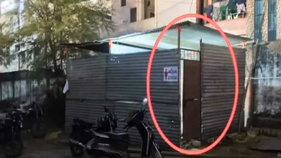Viral MMS From Vindhya Vyapar Mela Washroom Sparks Outrage; Security Lapses Exposed Viral MMS From Vindhya Vyapar Mela Washroom Sparks Outrage; Security Lapses Exposed