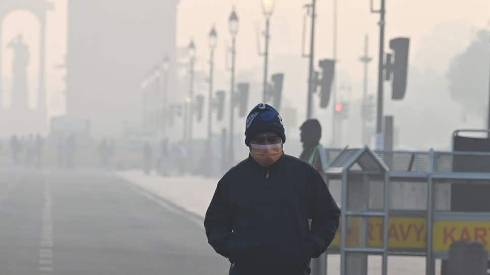 Low Visibility Alert: Delhi-NCR Wakes Up To Dense Fog - Trains And Flights Delayed, IMD Issues `Orange` Alert | Check