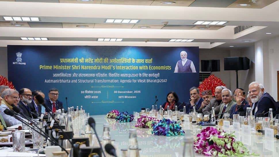 PM Modi chairs pre-budget meeting with economists