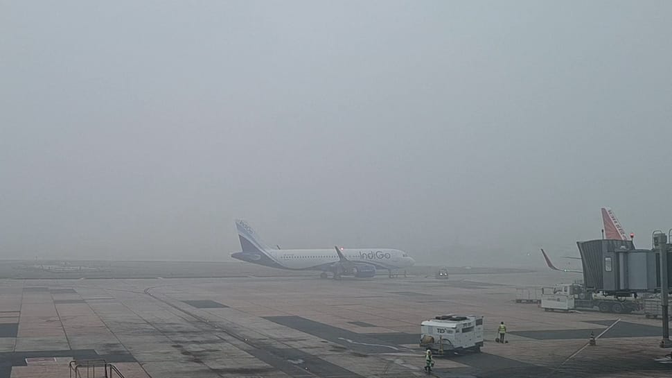 Dense Fog Engulfs Delhi-NCR: Airports, Airlines Including IndiGo, Air India, SpiceJet Issue Advisories For Fliers