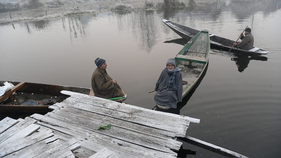 Bone-Chilling Cold Returns To Kashmir As Chillai Kalan Tightens Grip ...