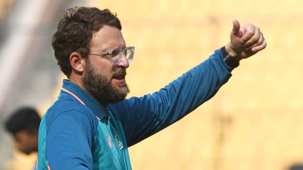 Why Pace Prevailed Over Spin: Daniel Vettori Reveals Tactical Reason Behind Australia's Unconventional Playing XI For Sydney Test Against England