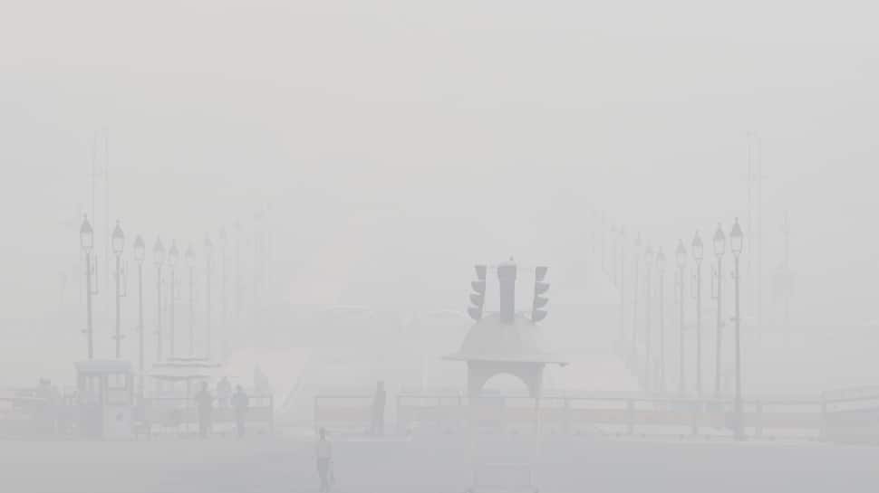 Delhi Weather Update: AQI Remains 'Poor' As Dense Smog Reduces Visibility; IGI Flights Under CAT III