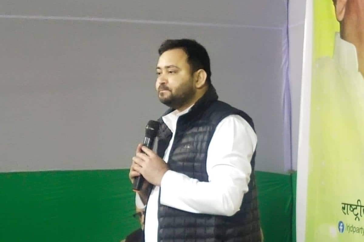 IRCTC Hotel Scam Case: Delhi HC Asks CBI To Reply To Tejashwi Yadav`s Plea