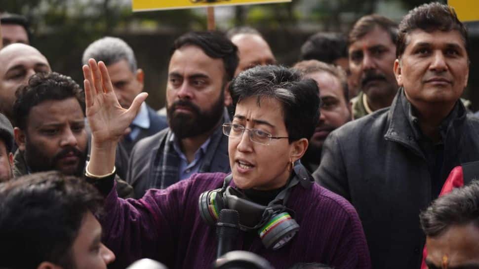 BJP Govt Even Objects To People Wearing Masks, If It Cannot Provide Clean Air Then Should People Stop Wearing Masks Too: Atishi