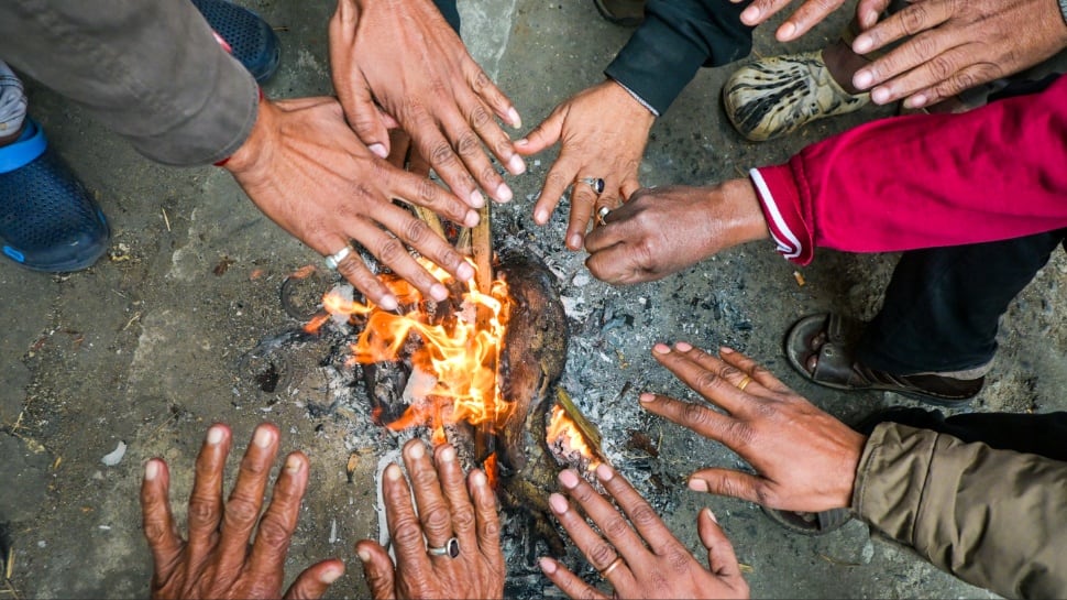 Delhi Weather Today: Rain Intensifies Winter Chill, Mercury Hits 5.8°C