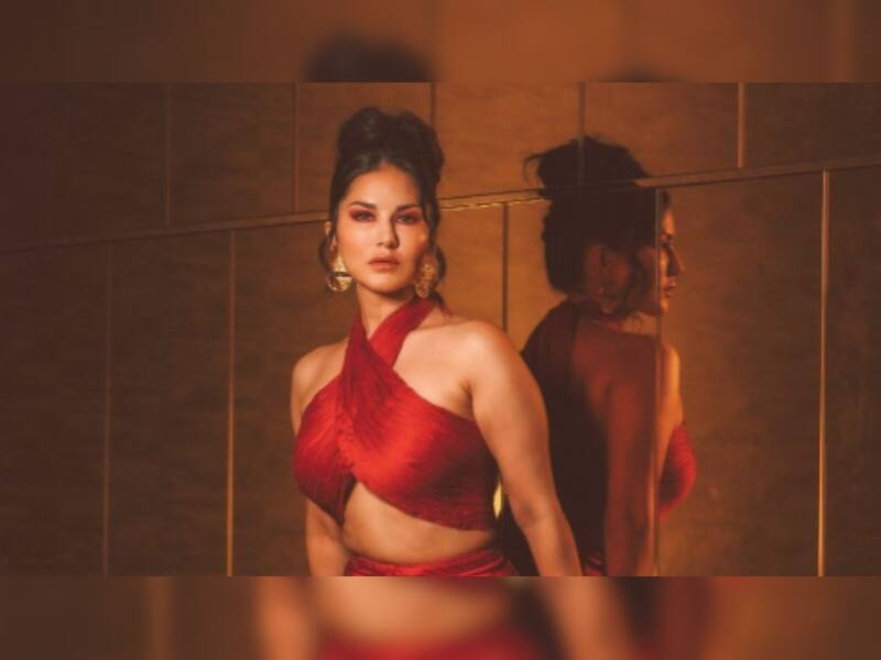  Sunny Leone (Born: Karenjit Kaur Vohra) 