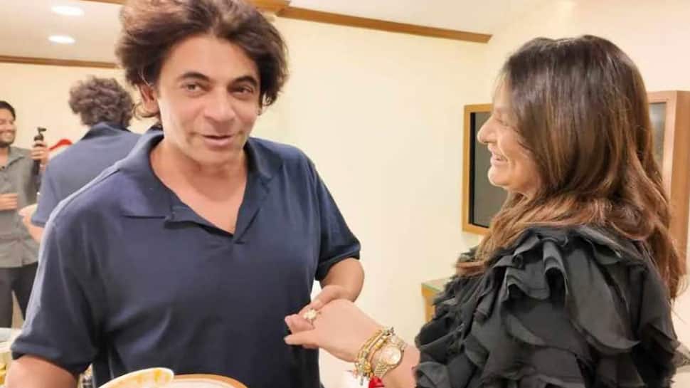 Sunil Grover Roasts Archana Puran Singh Over Her Gigantic Diamond Ring, Says ‘Costs As Much As  7- Bedroom Flat In Mumbai’