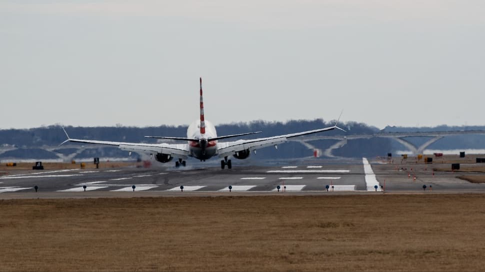 Caught On Camera: United Airlines Flight UA2323 Nose Wheel Detaches During 'Wild' Landing At Orlando Airport | SHOCKING Video