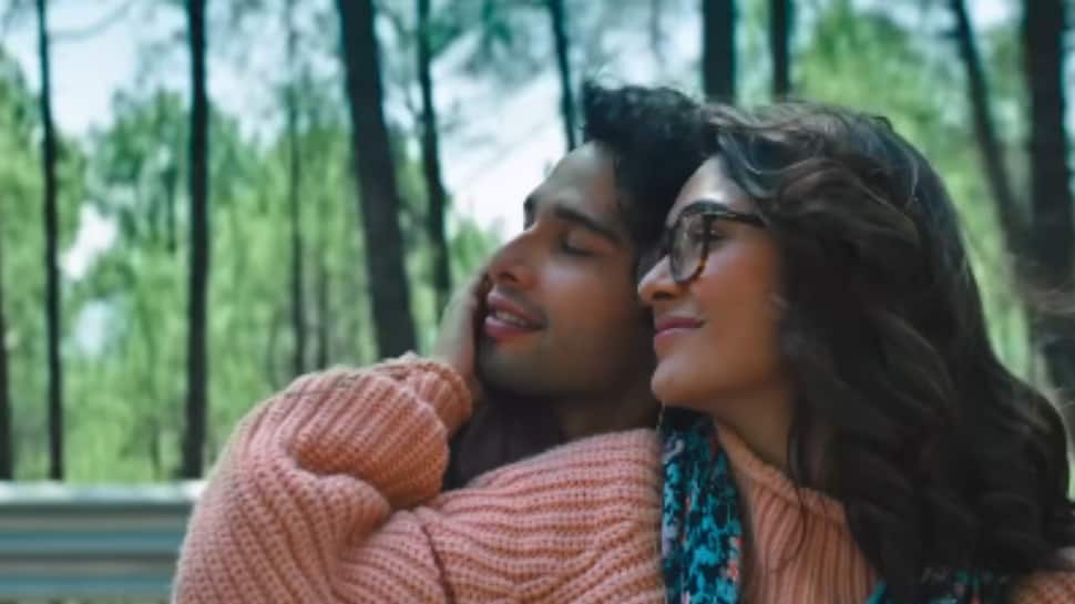 Do Deewane Seher Mein Teaser Out: Mrunal Thakur-Siddhant Chaturvedi Starrer Blends Nostalgia - WATCH