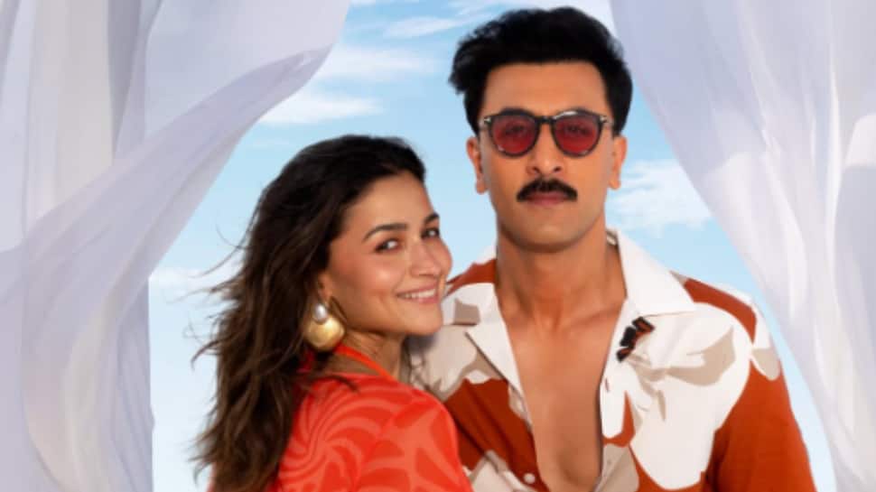 Love & War On-Set Pics Leak: Ranbir Kapoor–Alia Bhatt’s Vintage Look Sparks Buzz, Fans Point Out Her Wig Is...: 'Kuch Jyada Nahi...'