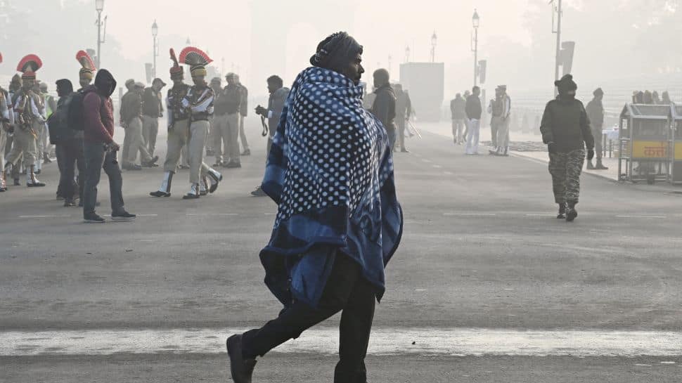 Delhi Air Pollution Today: City`s Air Quality Remains `Very Poor` At AQI 343 As Toxic Smog Engulfs Capital | Video