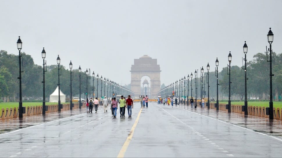 Delhi weather: Yellow Alert for rain & 40 kmph gusty winds; AQI improves as GRAP 3 revoked