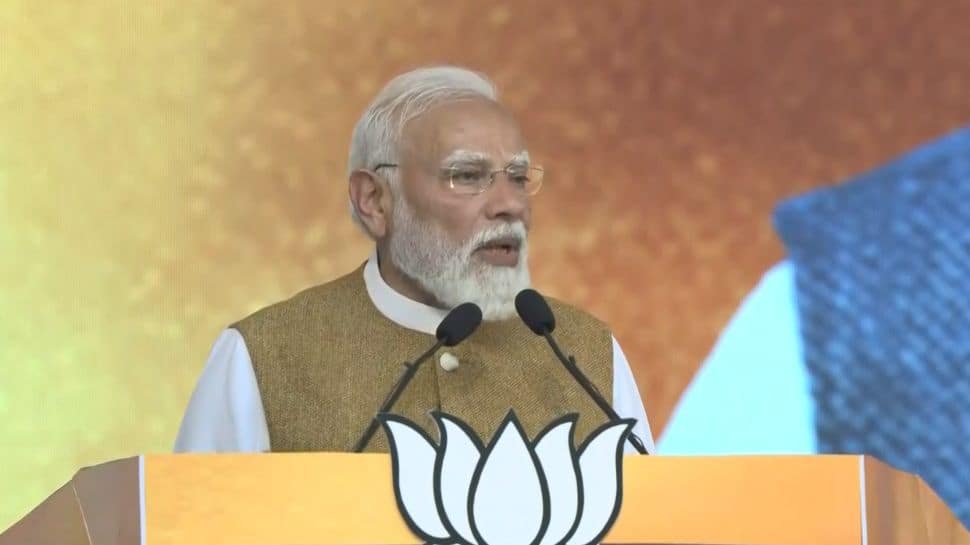 `Congress more communal than Maoists`: PM Modi attacks grand old party in Kerala