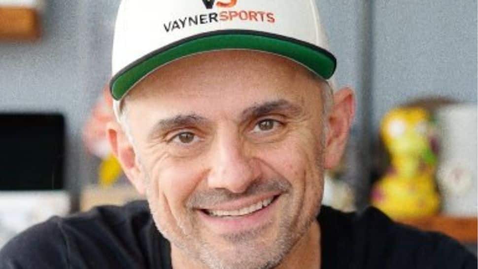 Quote of the day by Gary Vaynerchuk: 'Being unafraid of making mistakes makes everything easy for me…'