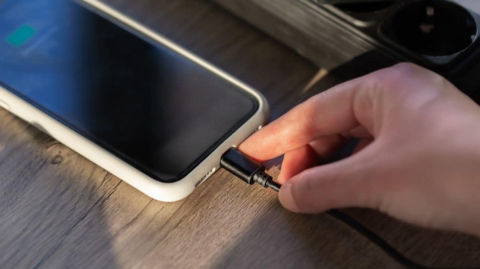 Phone Not Charging Properly? 5 Simple Ways to Clean Your ...