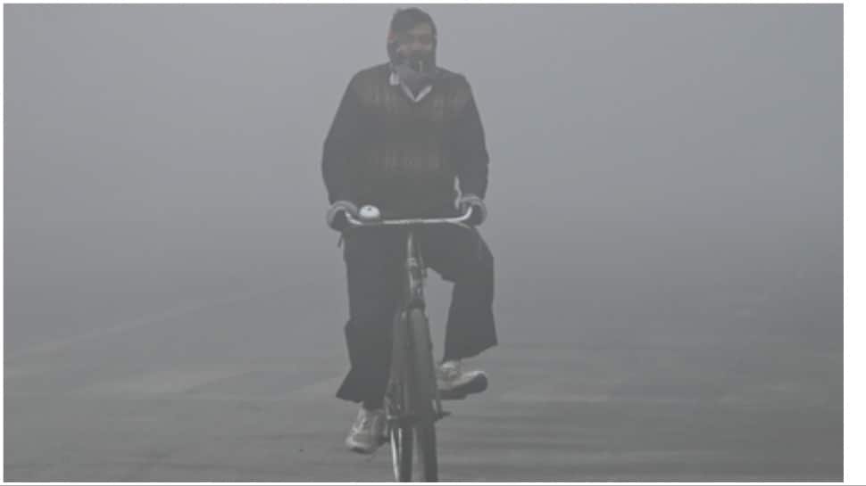 Delhi-NCR wakes up to dense fog with AQI in moderate to very poor categories