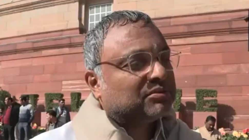 Tamil Nadu`s agriculture minister sparks controversy, says `North Indians come to sell pani puri`