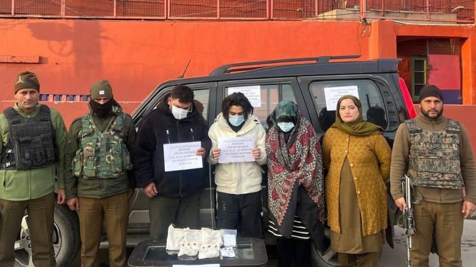 Jammu and Kashmir: Heroin worth crores seized; three from same family held in Srinagar